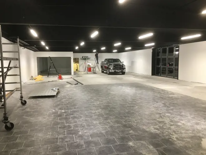 Bergo Flooring car showroom Bergo Silvergrey (10) BEFORE